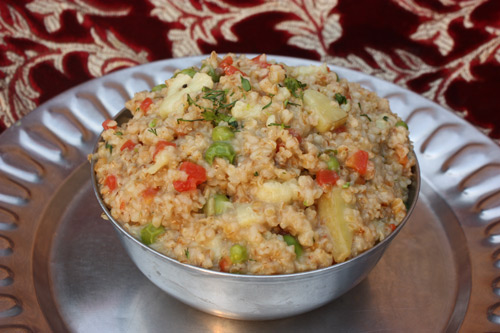 Dalia Kichadi - Recipe for Broken Wheat Vegetable Porridge 