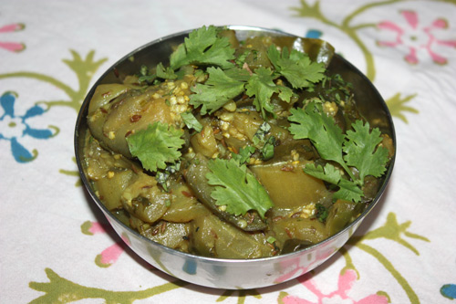Ghiya Baingan - Recipe for Bottle Gourd with Aubergine