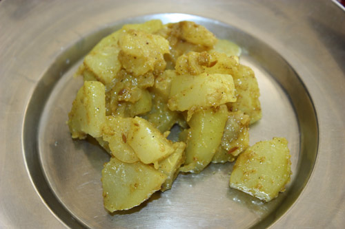 Kachhe Papita ki Sabzi - Recipe for an unripe Papaya Vegetable Dish 
